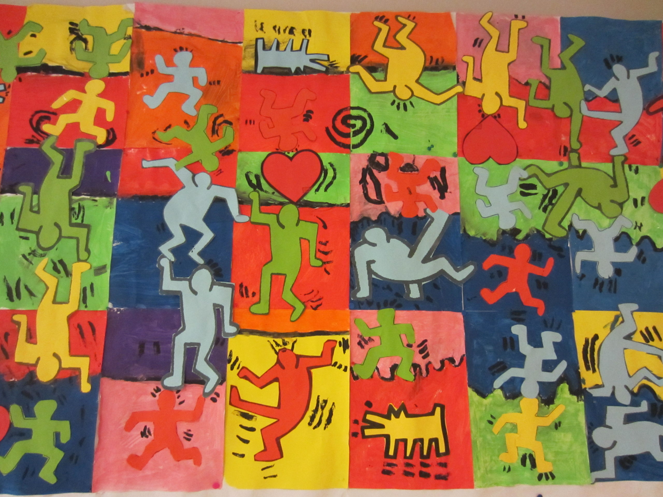 A la manière de Keith Haring. Fresque collective des élèves de GS/CP.